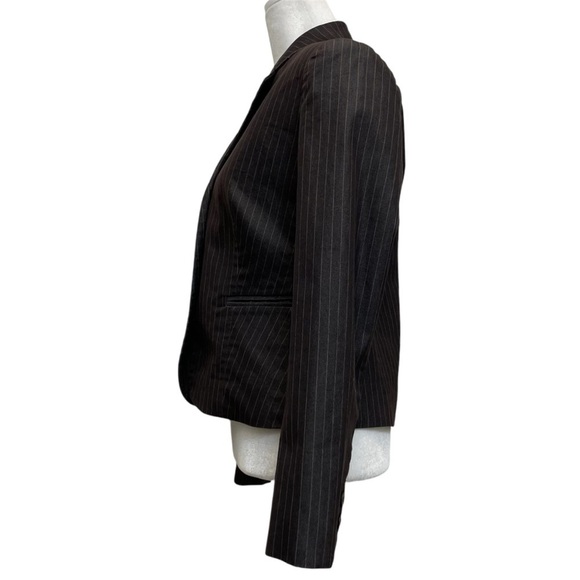 Victoria’s Secret Body by Victoria Gray Pinstripe 3 Button Structured Blazer - Picture 2 of 11